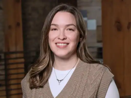 Holly Lynaugh Portrait